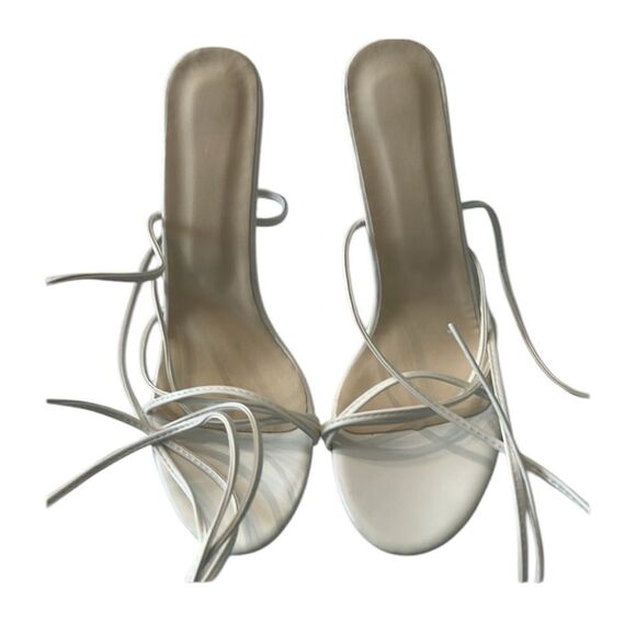 NWT White Strappy Sandals no size on sandals see size chart and measurements - Picture 1 of 10